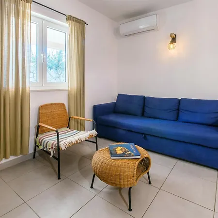 Apartment Modern Family Split, Free Garage Parking,split