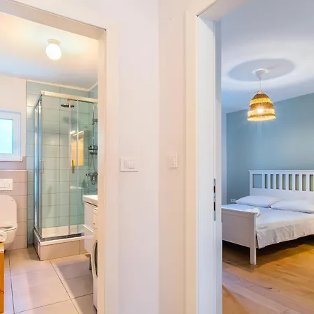 Stay,family Garden ,kids Friendly, Parking In Private Garage * Spalato