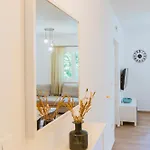 Peaceful Family With Private Garage Free Parking, Daire