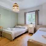 Daire Peaceful Family With Private Garage Free Parking, Split