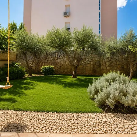 Perfect For Families With Kids,free Garage Parking & Child-friendly Amenities,split * Сплит