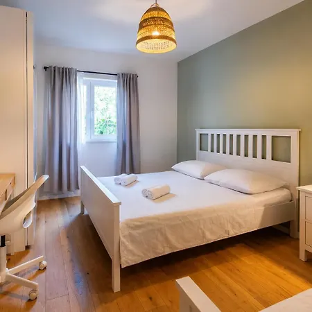 Perfect For Families With Kids,free Garage Parking & Child-friendly Amenities,split Apartamento *