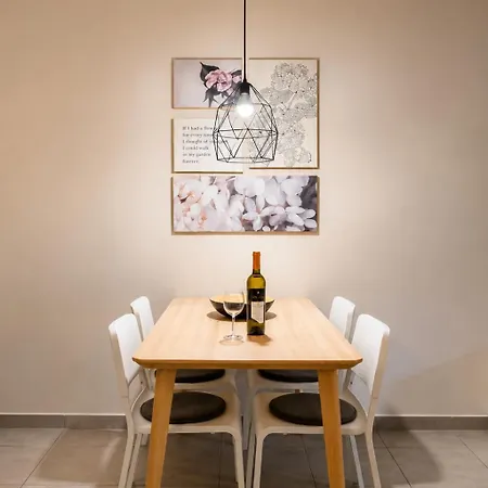 Apartamento Perfect For Families With Kids,free Garage Parking & Child-friendly Amenities,split *