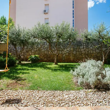 Peaceful Family With Private Garage Free Parking, Split