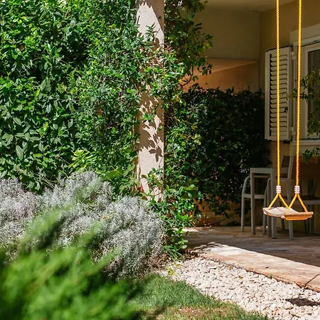 Stay,family Garden ,kids Friendly, Parking In Private Garage * 스플리트